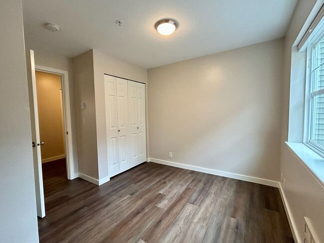 Building Photo - Capitol Hill Condominium