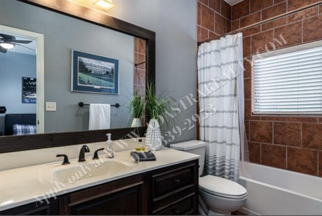 Building Photo - Gorgeous 5 Bed 5 Bath Home in Olathe-Comin...