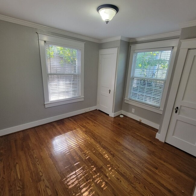 Building Photo - 3/2 Cottage Charmer-Downtown McMinnville, TN