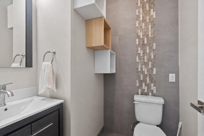 Building Photo - 4805 Aschoff Pl