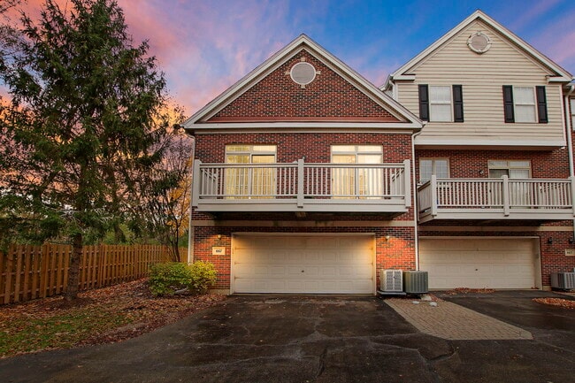 Building Photo - 667 Prestwick Ln