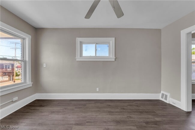 Building Photo - 4657 Warner Rd