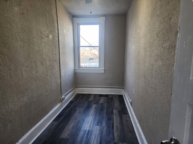 Building Photo - Spacious 3 Bedroom Home  In West Baltimore