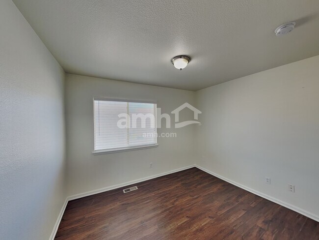 Building Photo - 4570 N Orleans St