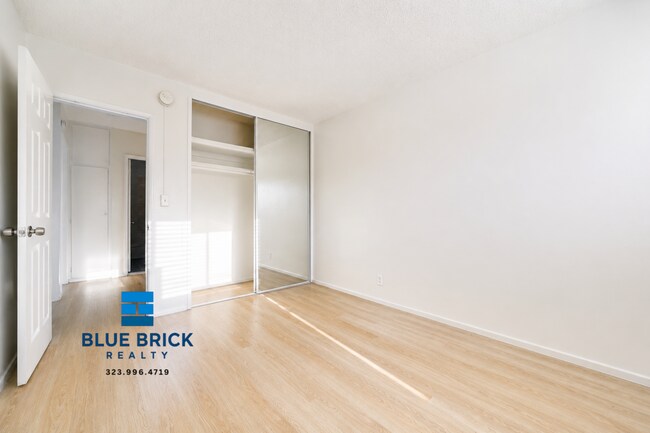 Building Photo - 6929 Whitsett Ave