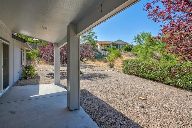 Building Photo - 3 Bedroom, 2 Bath, 2 Car Garage For Rent in Prescott!