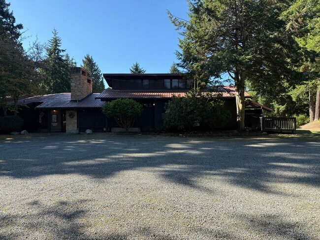 Building Photo - Cozy Huge 1 Bed with Loft and 2.5 Bath - H...