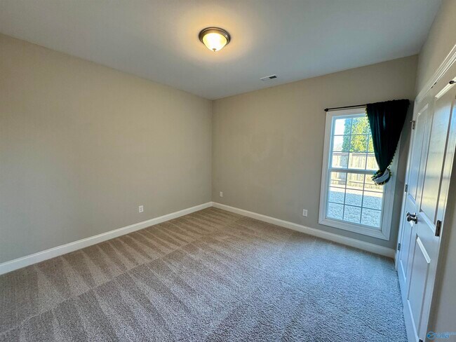 Building Photo - 4353 SE Willow Bend Ln