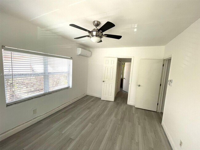 Building Photo - 1612 NE 110th Terrace