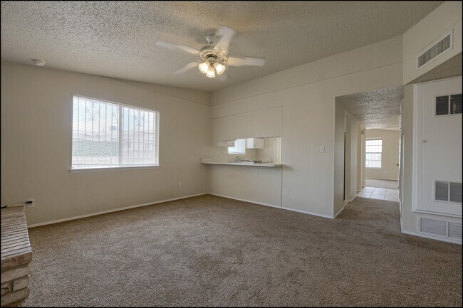Building Photo - 4109 Roxbury Dr
