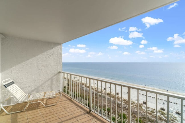 Building Photo - 8743 Thomas Dr