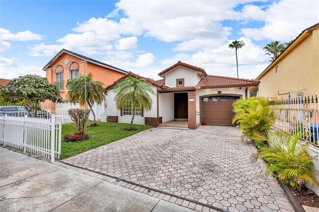 Building Photo - 8211 NW 194th Terrace