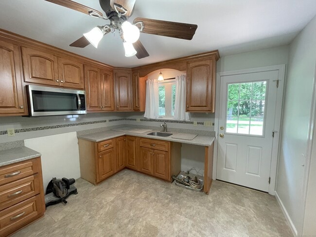 Building Photo - 132 Alder Ln