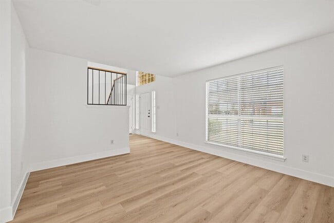 Building Photo - 13108 Tilder Dr