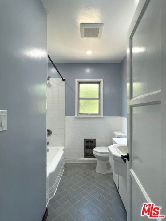 Building Photo - 7330 W 89th St