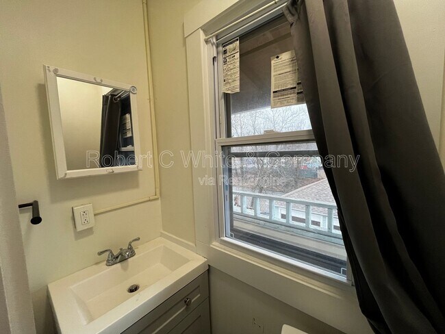 Building Photo - 219 Frederick St