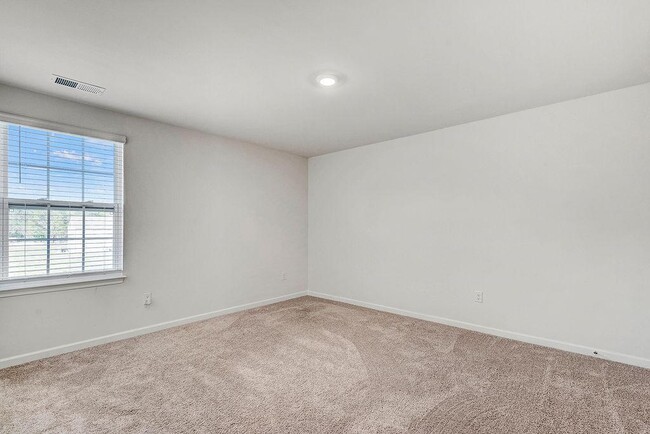 Building Photo - 33 Long Mdw Ln