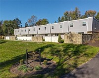 Building Photo - Truly captivating 2 bedroom 1.5 townhomes ...