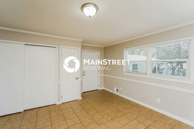 Building Photo - 3 Bedroom Pet-Friendly Home in Louisville,...