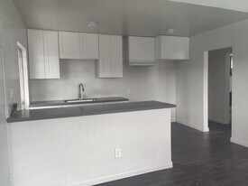 Building Photo - 2520 Malabar St