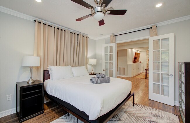 Building Photo - 11102 Hillcroft St