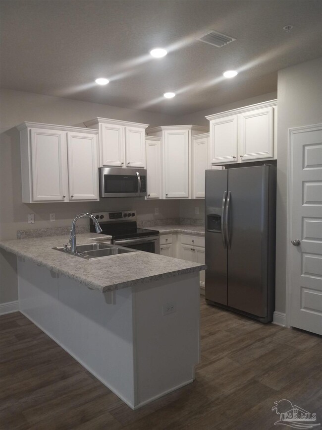 Building Photo - 6077 Royal Port Ct