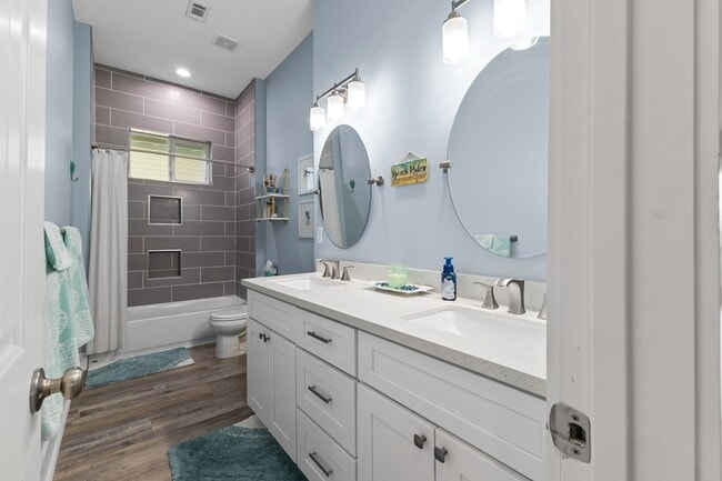 Building Photo - 4111 Isla Del Sol Dr