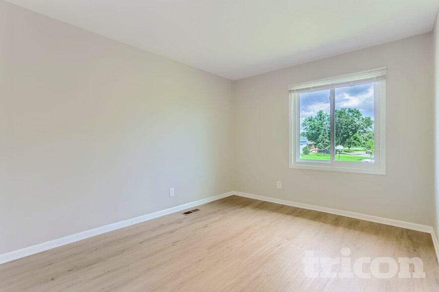 Building Photo - 16417 Gladiola Ave