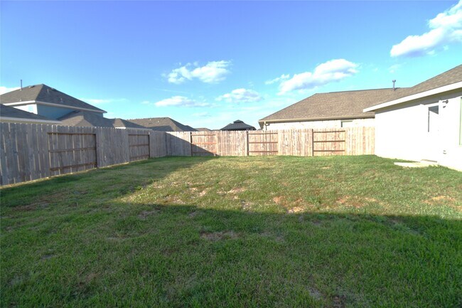 Building Photo - 3326 Spanish Oak Ln