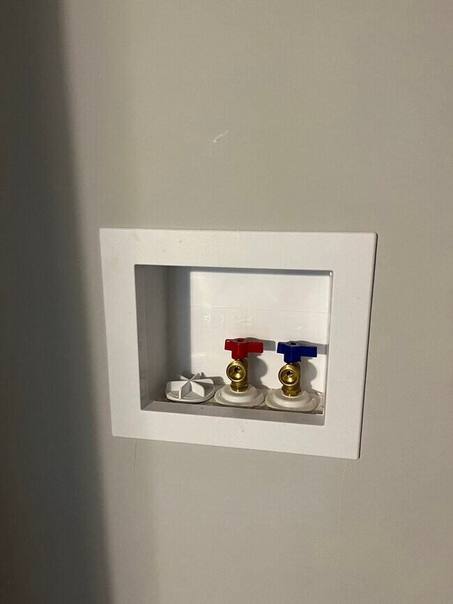 In Unit Washer Dryer Hookups - 45 Ben Louis Dr