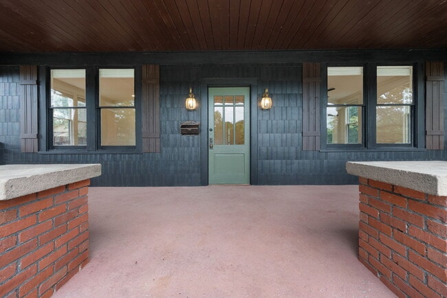 Building Photo - McCullough Heights