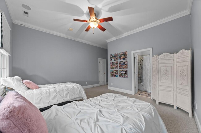 Building Photo - 450 Cox Rd