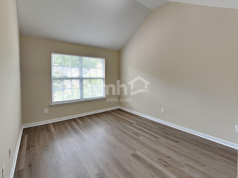 Building Photo - 1380 Grey Rock Way