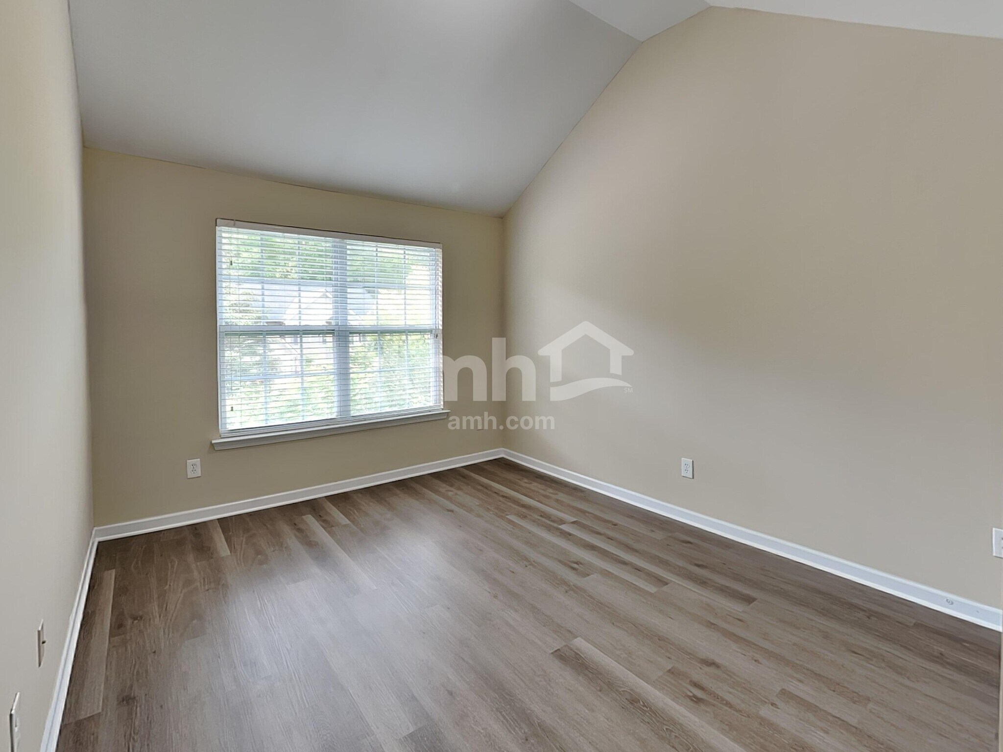Building Photo - 1380 Grey Rock Way