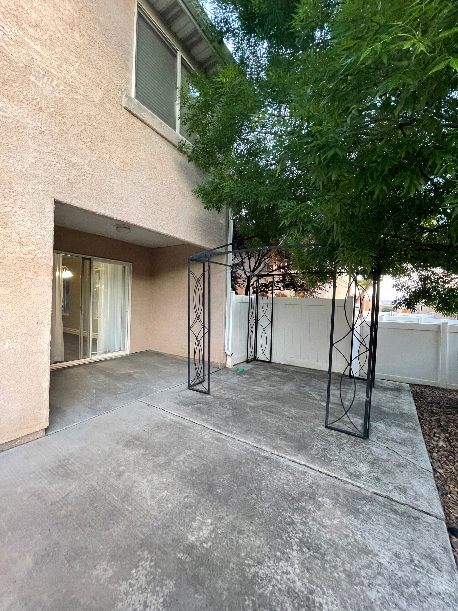 Building Photo - 290 S 1200 E