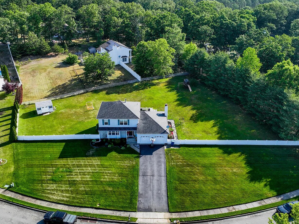 Building Photo - 2 Rococo Ct