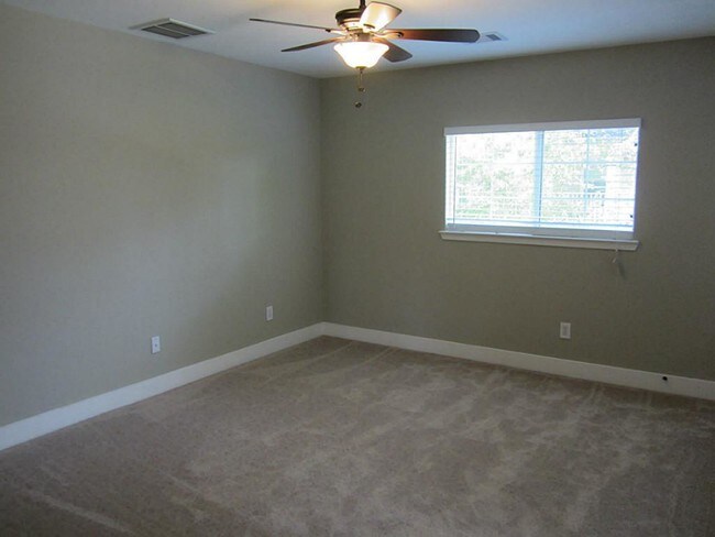 Building Photo - 26889 Hailey's Manor