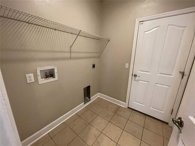 Building Photo - 1604 SW 66th Dr