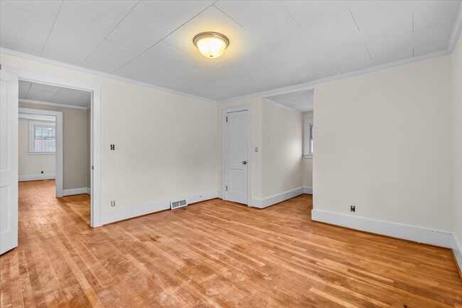 Building Photo - 807 Shamrock Rd