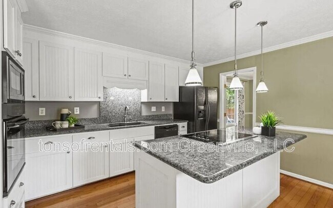 Building Photo - 1016 Old Boiling Springs Rd