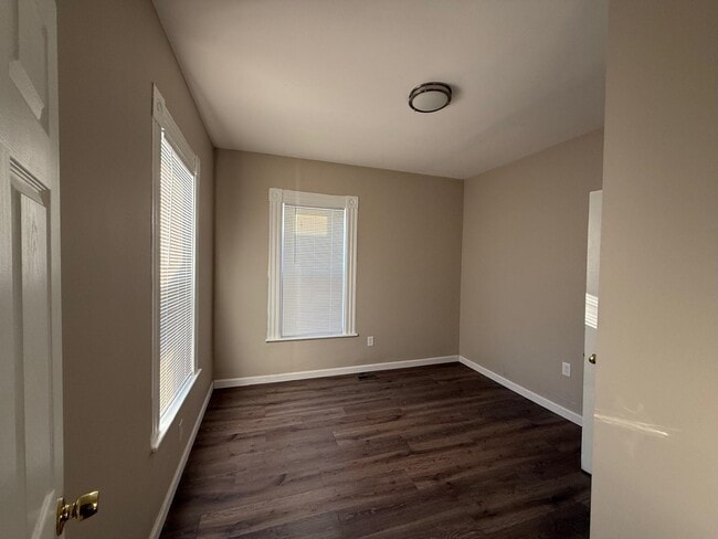 Building Photo - 347 Spruce St