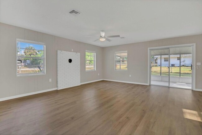 Building Photo - 14025 SE 54 Ct