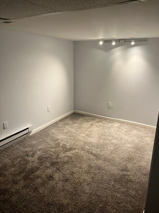 Building Photo - 7604 Wyndale Ave