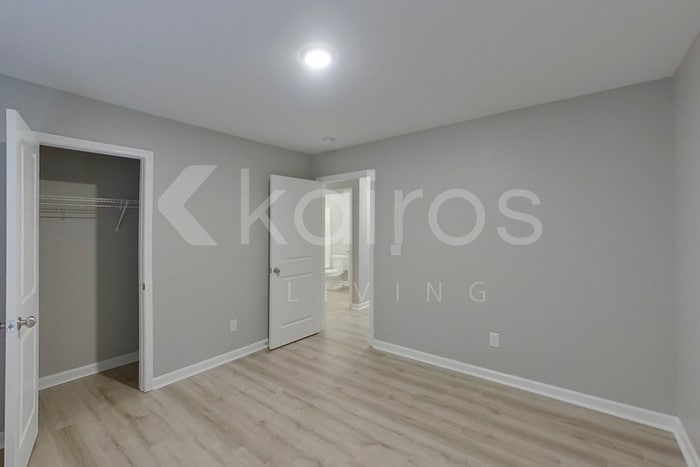 Building Photo - 394 Angela St