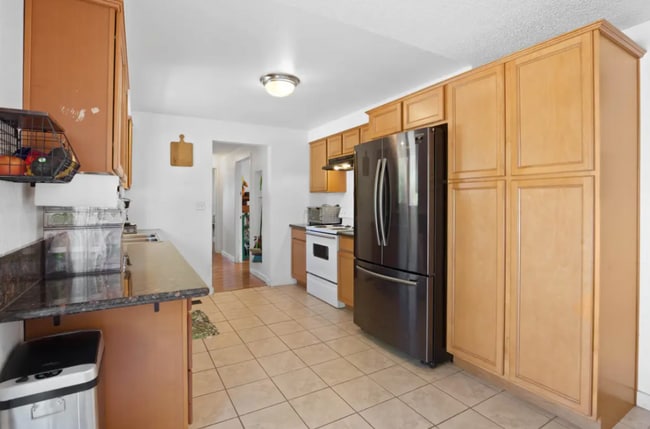 Building Photo - 990 Janes Rd