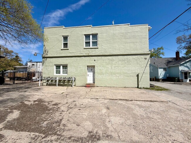 Building Photo - 273 E Forest Ave