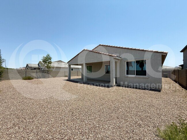 Building Photo - 2050 E Piedmont Pl