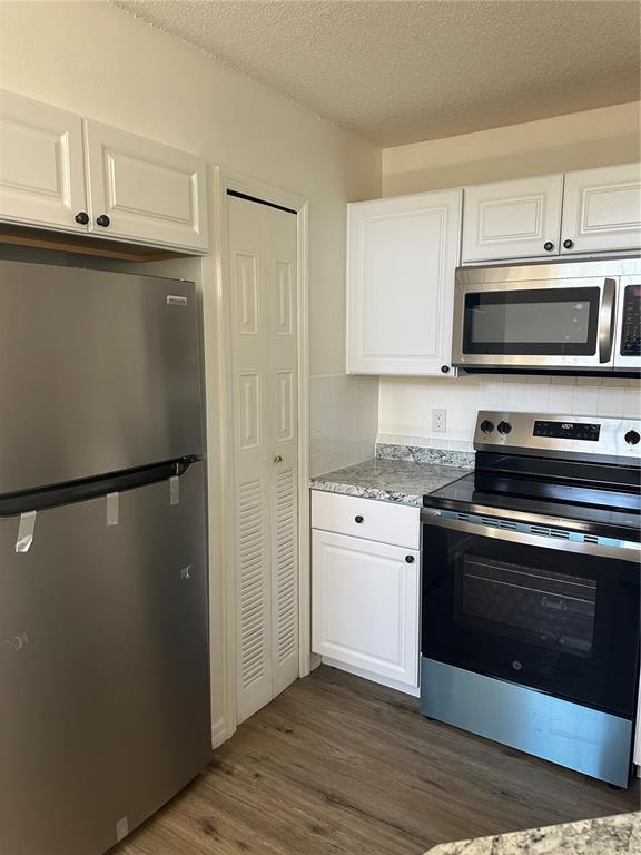 Building Photo - 624 Cambridge Way