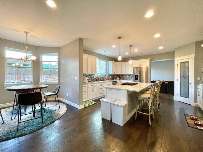 Building Photo - Stunning & Elegant Home Available for Rent!