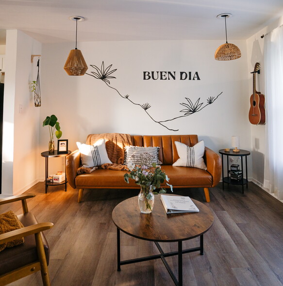 Primary Photo - 3513 Merrill Pl